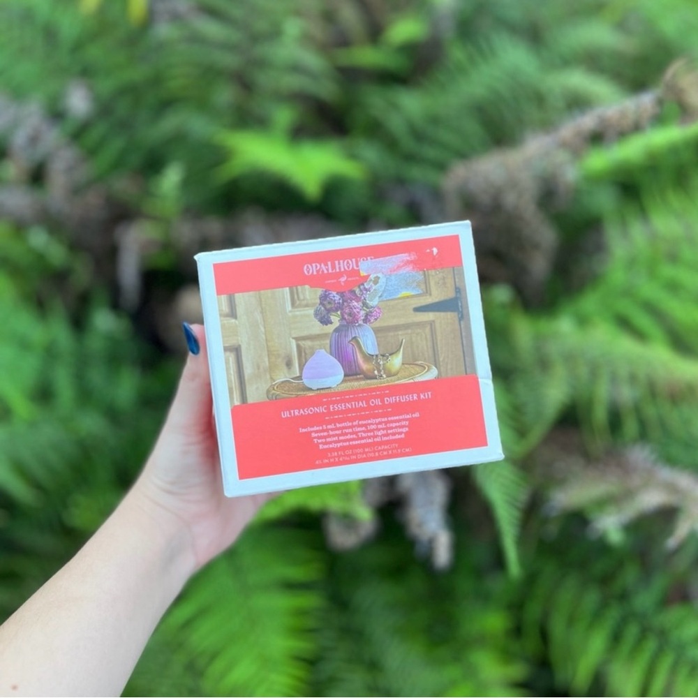 BNIB Ultrasonic Essential Oil Diffuser Kit